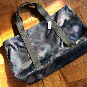NWT Gap Camo Carryall Bag.